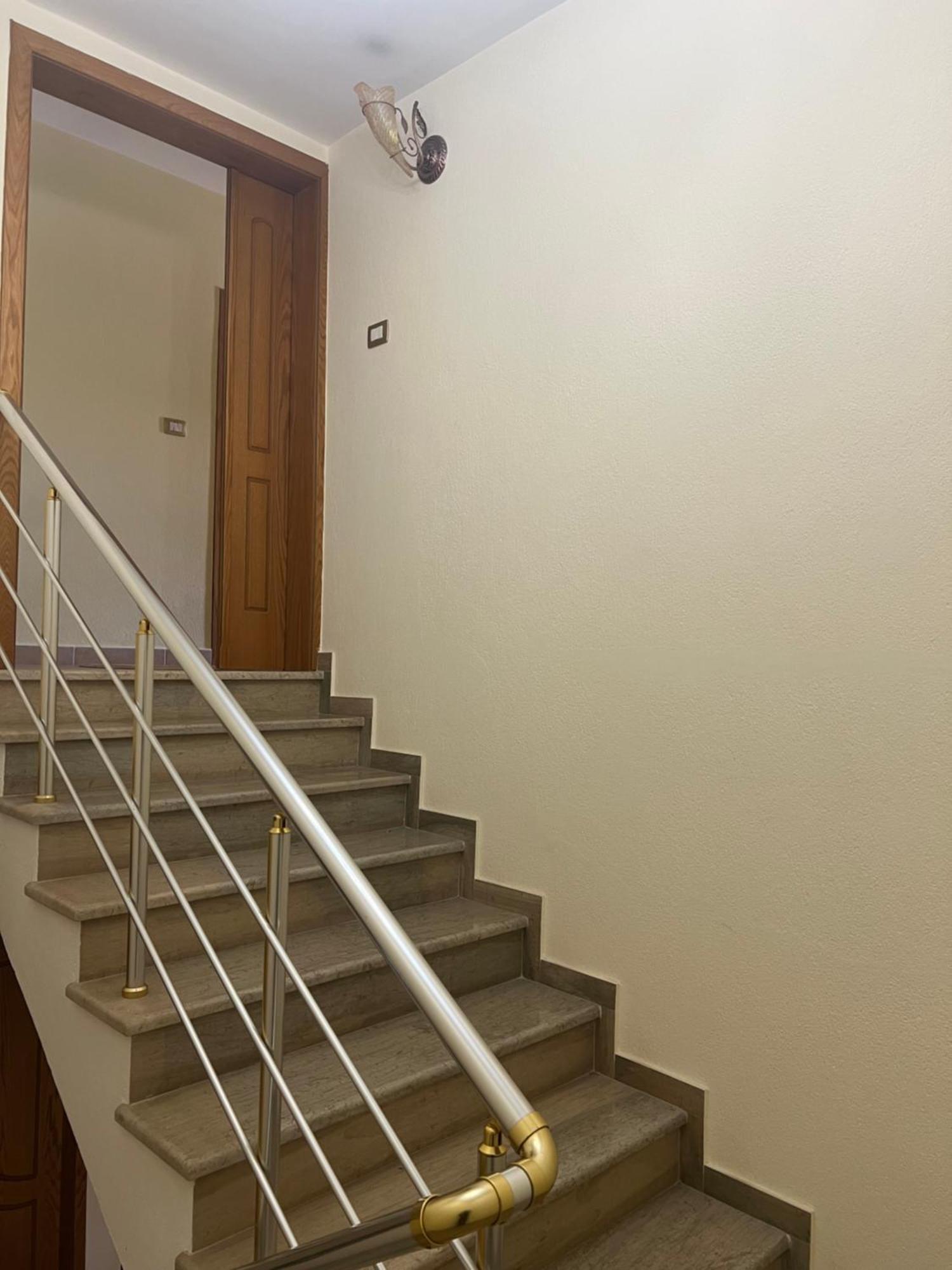Gjirokastër Flower Terrace Apartment מראה חיצוני תמונה