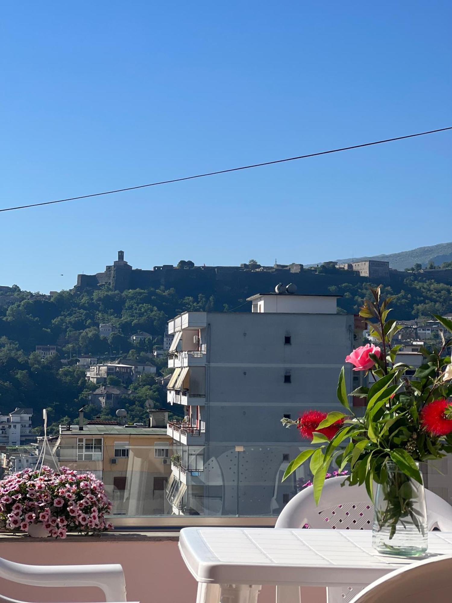 Gjirokastër Flower Terrace Apartment מראה חיצוני תמונה